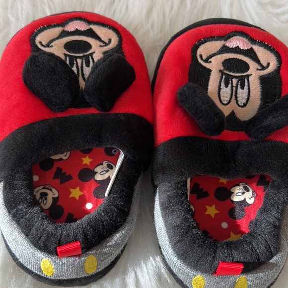 Disney Mickey Mouse Slippers-size 5/6 - Picture 6 of 7